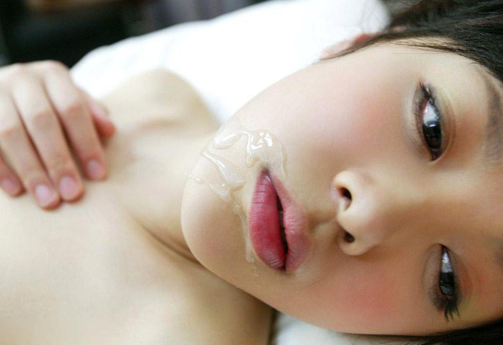 大量顔射画像！激カワ女子のお顔が精子でべちゃべちゃ！